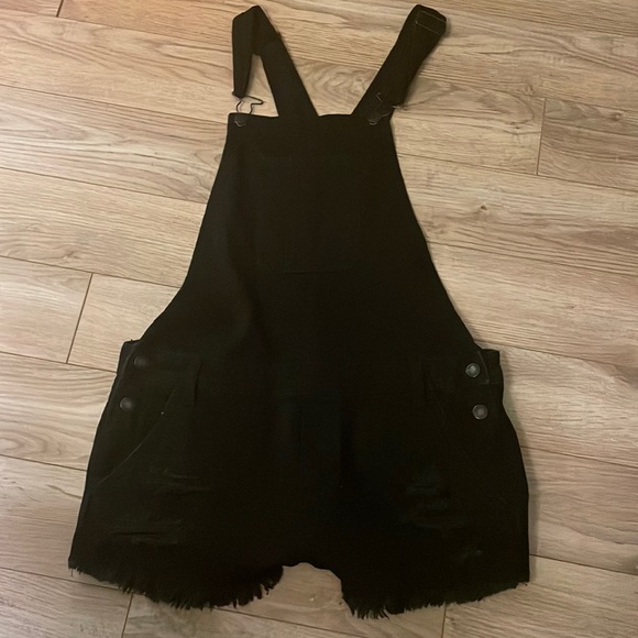 Other - American Eagle Black Jean short overalls